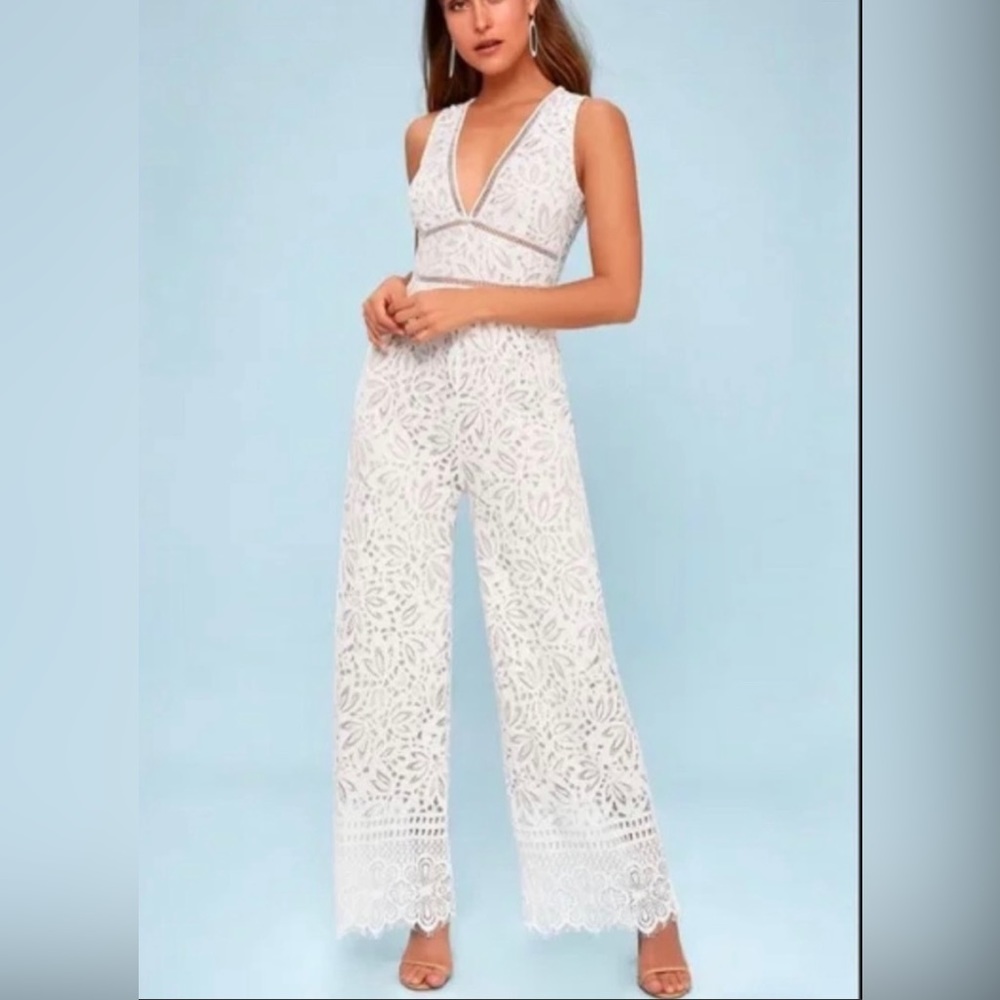 Lulu's Amora white lace jumpsuit - gorgeous fit and feminine. Size medium.